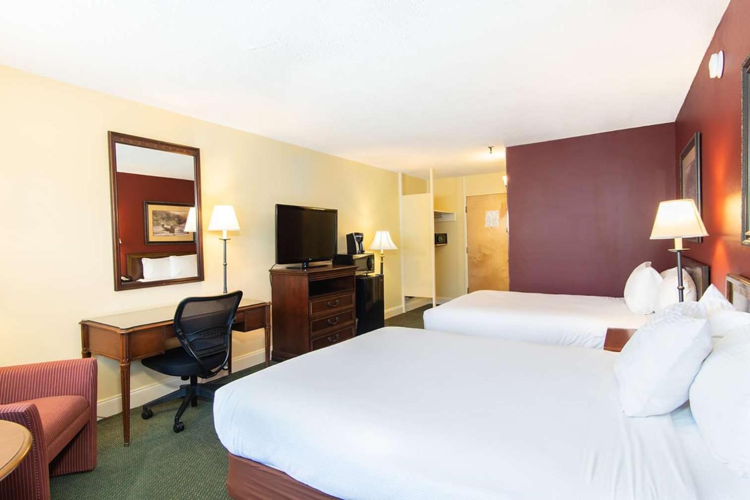 Fireside Inn & Suites Уотервилл Экстерьер фото