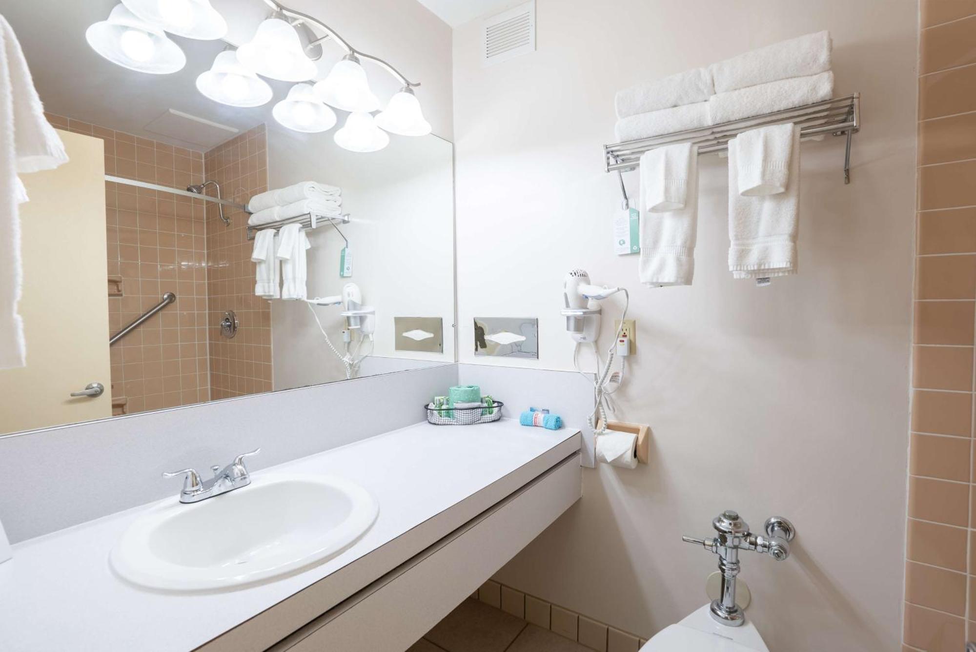 Fireside Inn & Suites Уотервилл Экстерьер фото