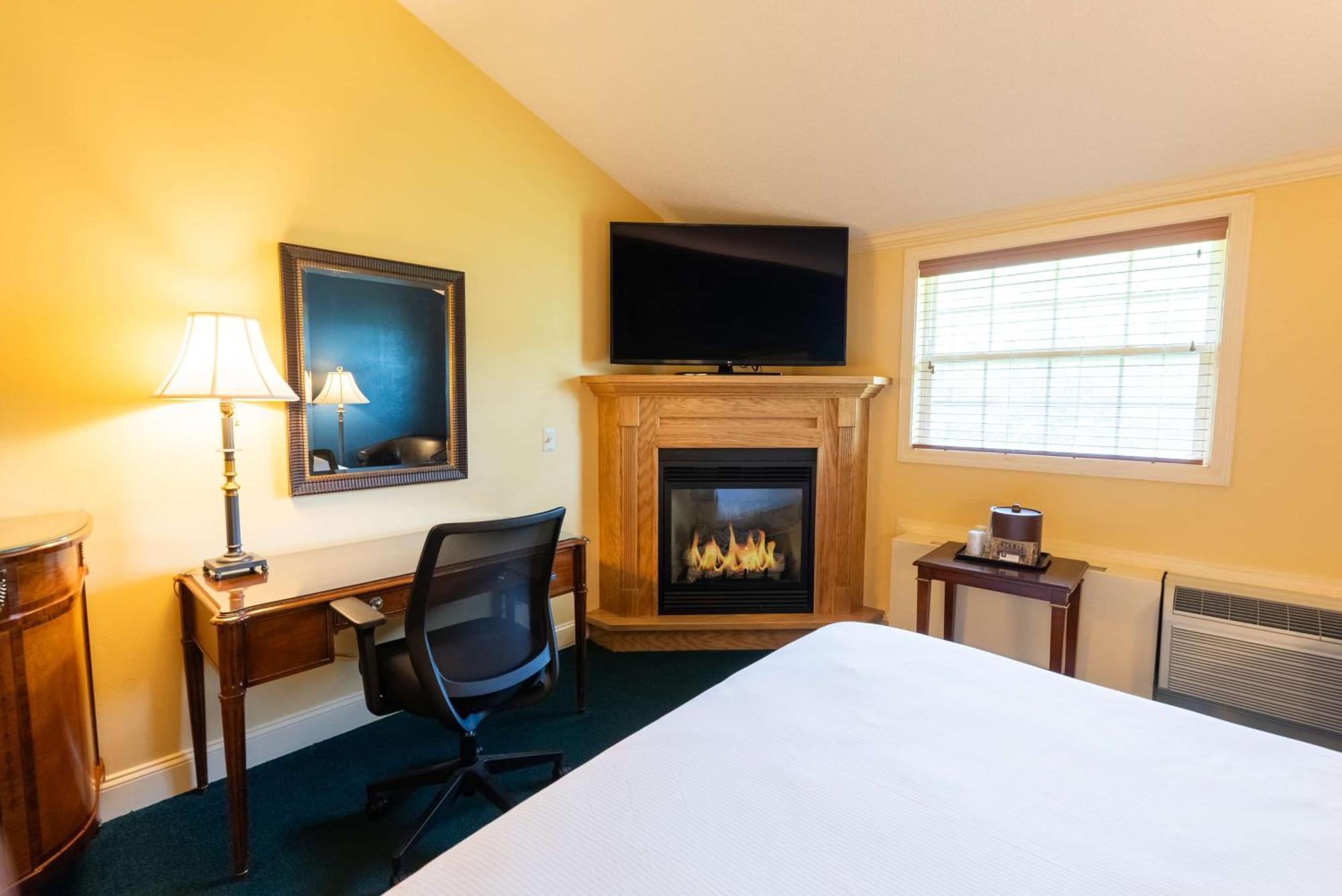 Fireside Inn & Suites Уотервилл Экстерьер фото