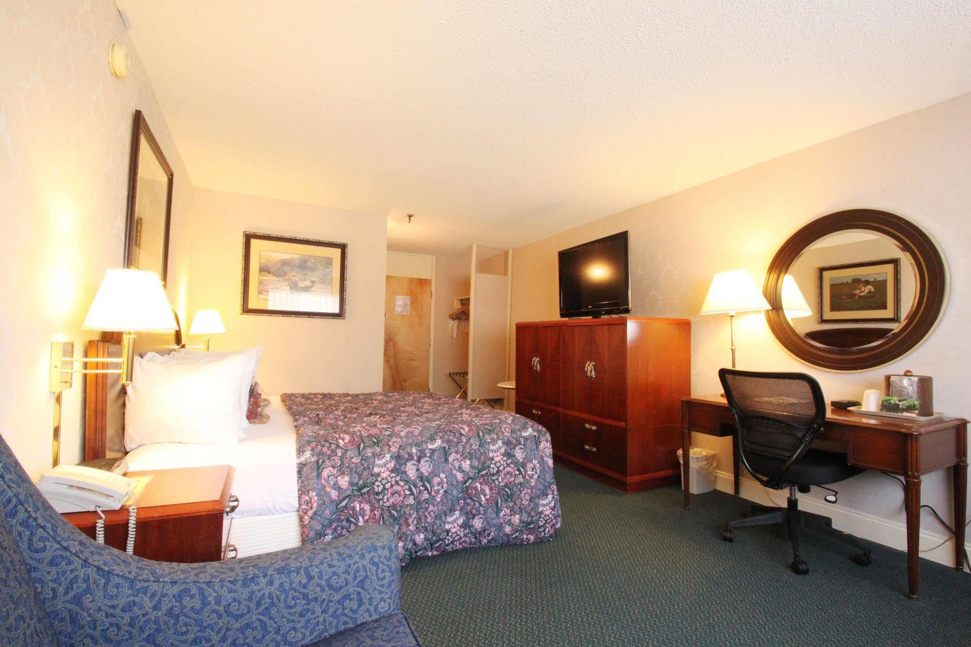 Fireside Inn & Suites Уотервилл Экстерьер фото
